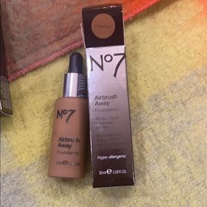 Boots No7 Airbrush Away Foundation (Chestnut)